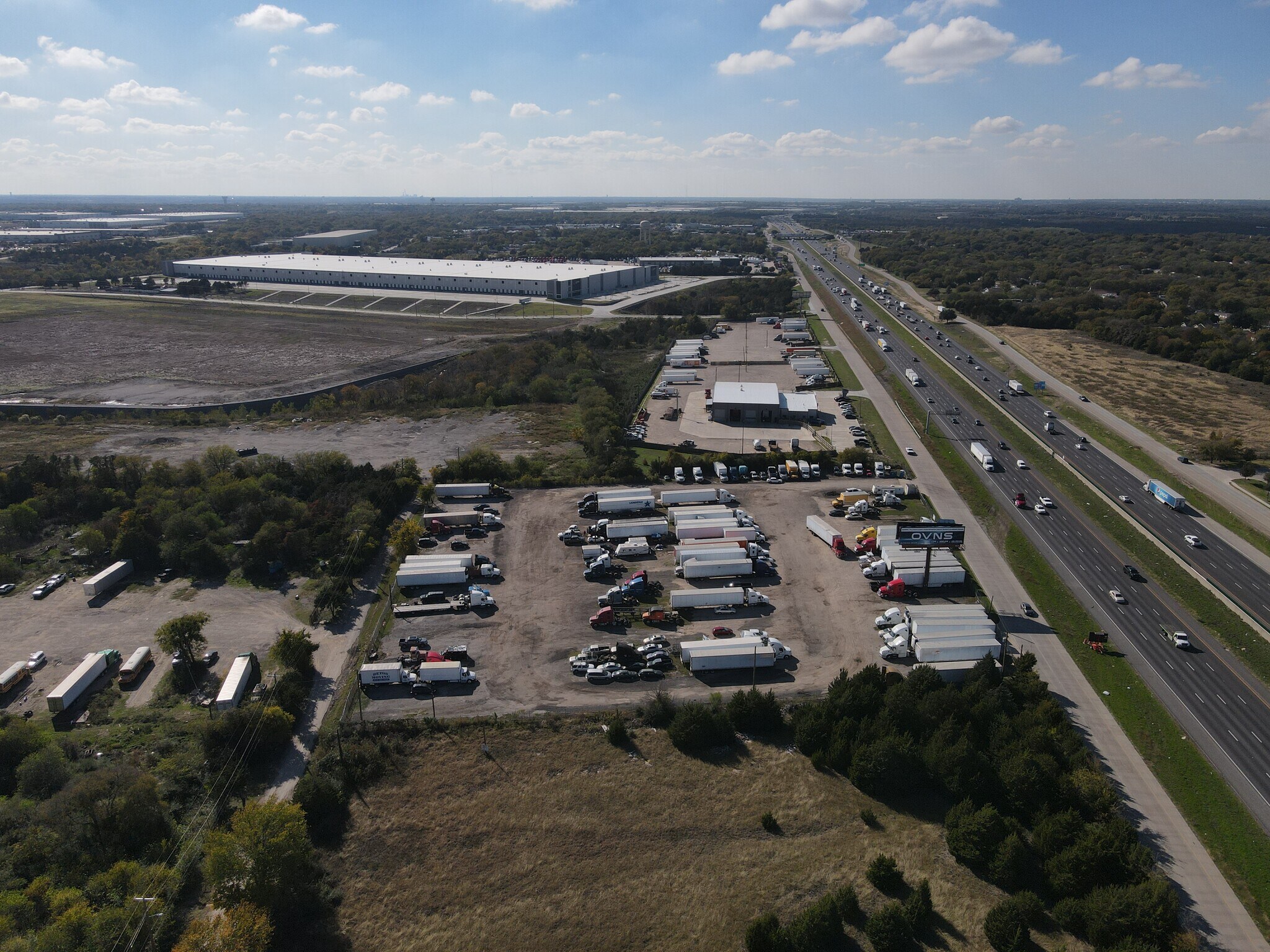 6820 Lyndon B Johnson Freeway - xu99clp
