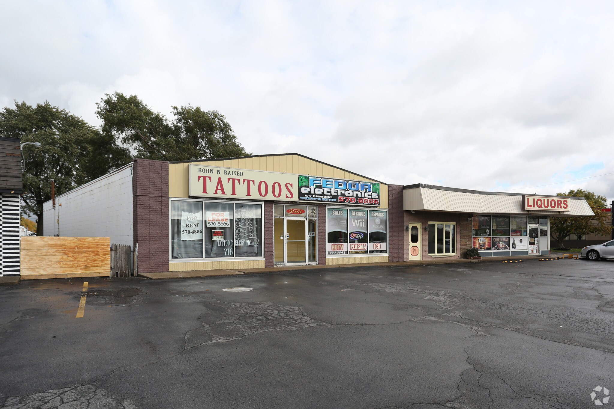 2575 Military Rd, Niagara Falls, NY for sale Primary Photo- Image 1 of 1