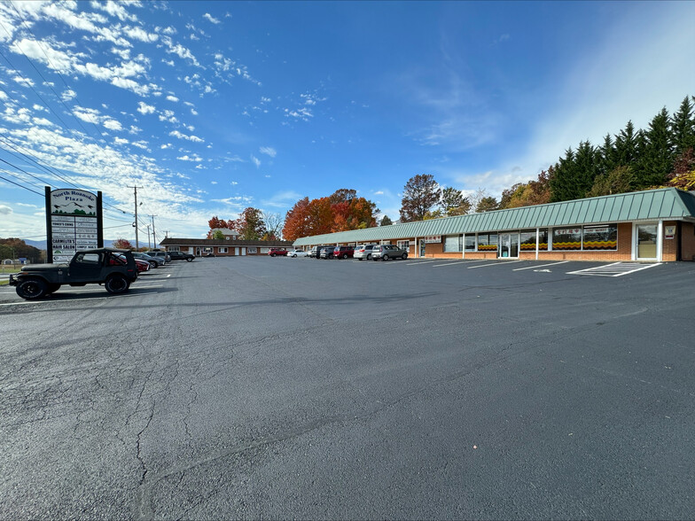 3100-3120 Peters Creek Rd, Roanoke, VA for lease - Building Photo - Image 1 of 4