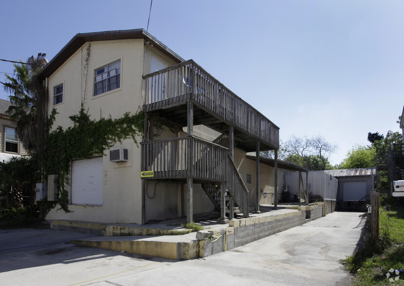 228 N 2nd St, Fernandina Beach, FL for lease - Primary Photo - Image 3 of 27