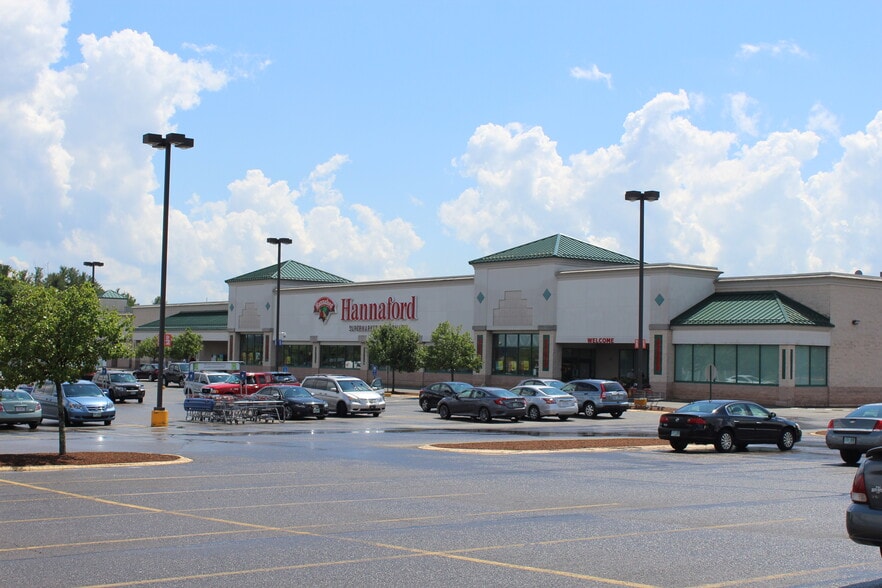 35 Manchester Rd, Derry, NH 03038 Derry Meadows Shoppes