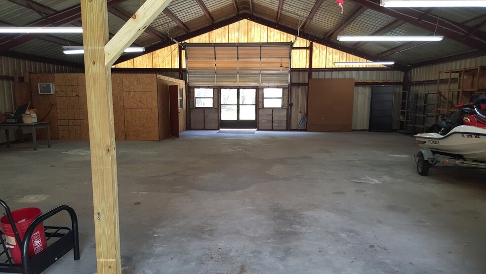 10605 Lithia Pinecrest Rd, Lithia, FL for sale - Building Photo - Image 3 of 14