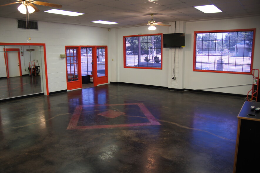 1124 S Battery St, Little Rock, AR for lease - Interior Photo - Image 1 of 7