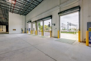 Showroom with Palmetto Frontage - Warehouse