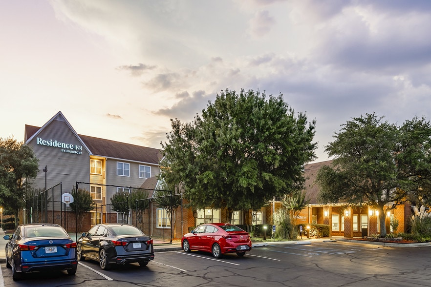 950B W I-65 Service Rd S, Mobile, AL for sale - Building Photo - Image 1 of 1