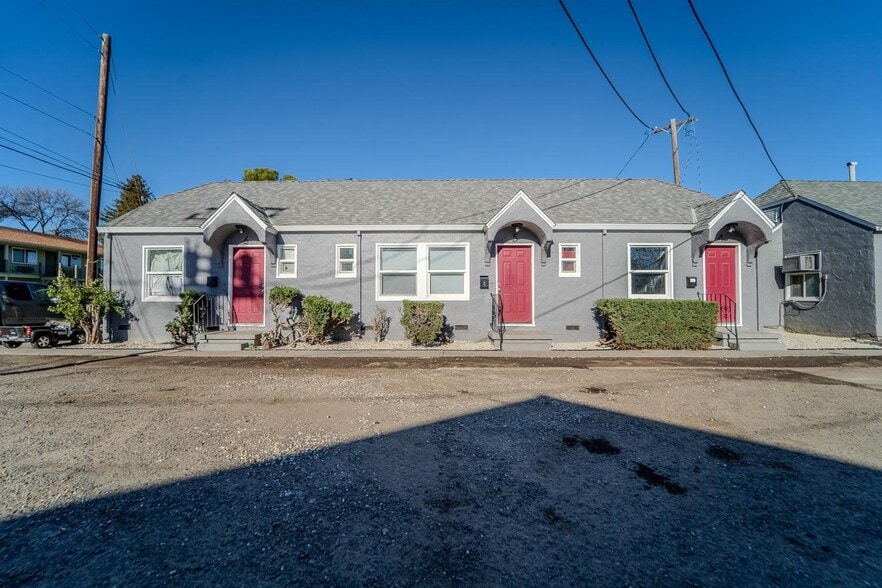 Oak and C St Multifamily Portfolio Sale portfolio of 2 properties for sale on LoopNet.com - Building Photo - Image 1 of 25