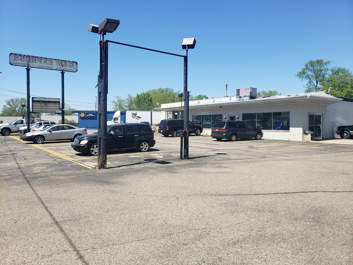 533 Chicago Dr, Holland, MI 49423 - Retail for Sale | LoopNet