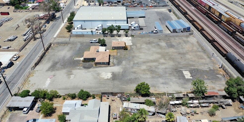 14806-14814 Ceres Ave, Fontana, CA for sale - Building Photo - Image 2 of 6