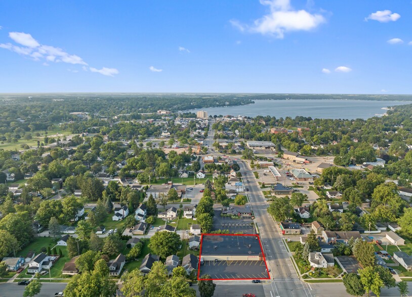 829 Williams St, Lake Geneva, WI for sale - Aerial - Image 1 of 16