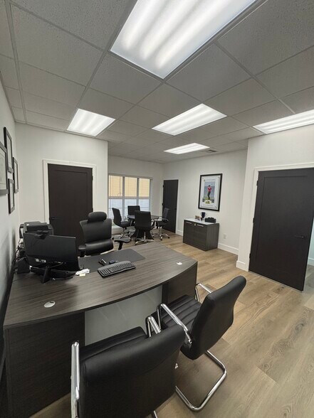 8105 NW 155th St, Miami Lakes, FL for sale - Building Photo - Image 3 of 12