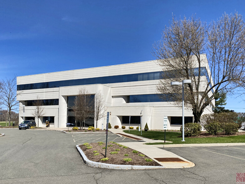 200 Day Hill Rd, Windsor, CT for lease - Building Photo - Image 1 of 16