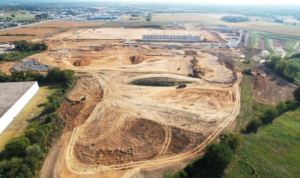 Silver Spring Route 11-Building 1, Mechanicsburg, PA for lease - Building Photo - Image 3 of 6