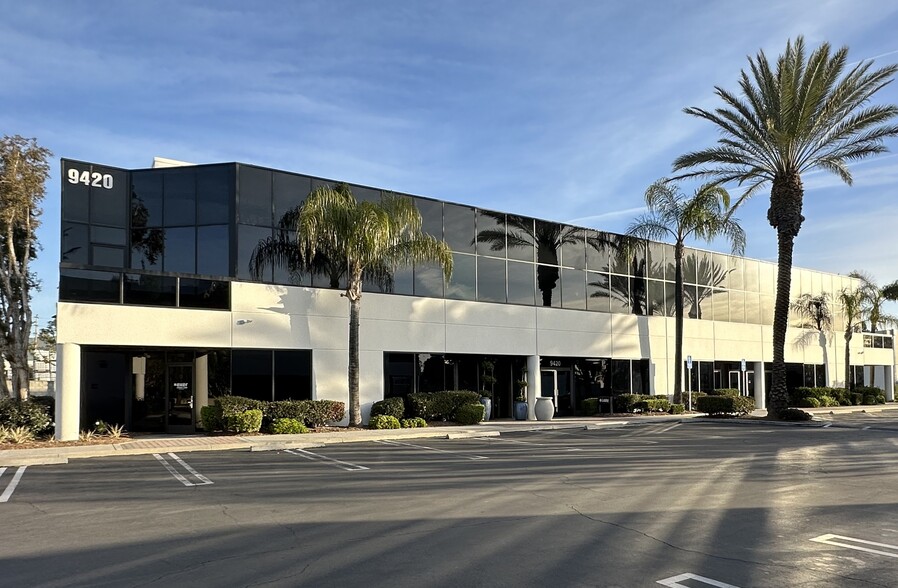 9420 Topanga Canyon Blvd, Chatsworth, CA for lease - Building Photo - Image 1 of 4