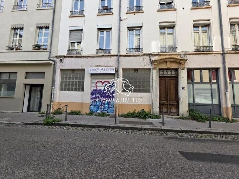 Retail in Lyon for lease - Building Photo - Image 1 of 4