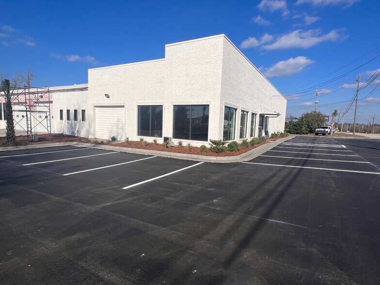 1343 Castle Hayne Rd, Wilmington, NC 28401