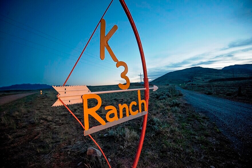 30 Nielson Trl, Cody, WY for sale - Primary Photo - Image 1 of 62