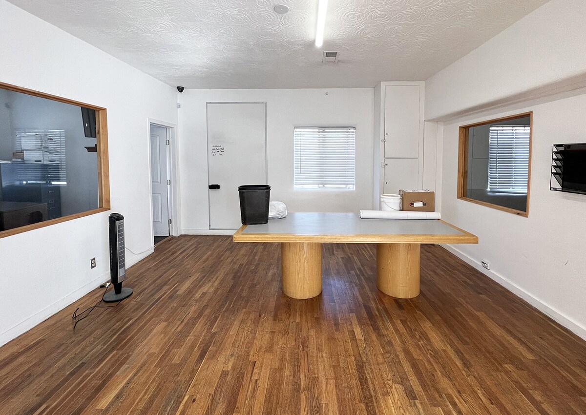 Versatile Commercial Buildings on Isleta Albuquerque, NM for Sale