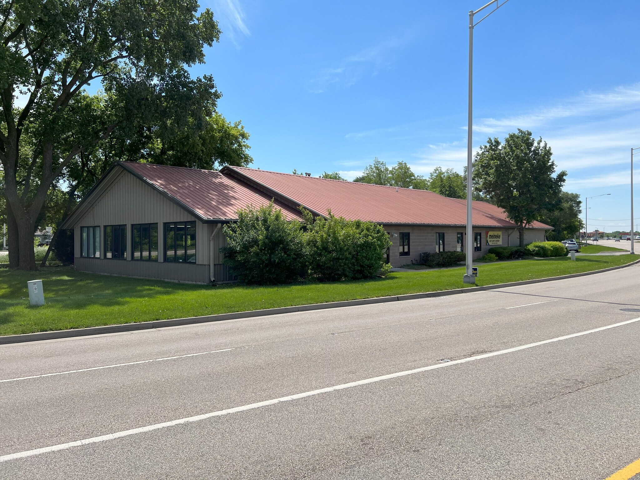 905 Pyott Rd, Crystal Lake, IL for sale Building Photo- Image 1 of 1