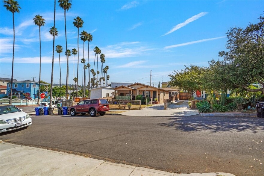2737 Avenue 30, Los Angeles, CA for sale - Building Photo - Image 3 of 13