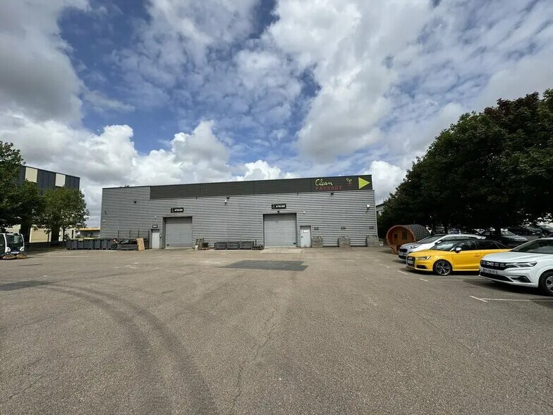 Flex in Ifs for lease - Building Photo - Image 3 of 4