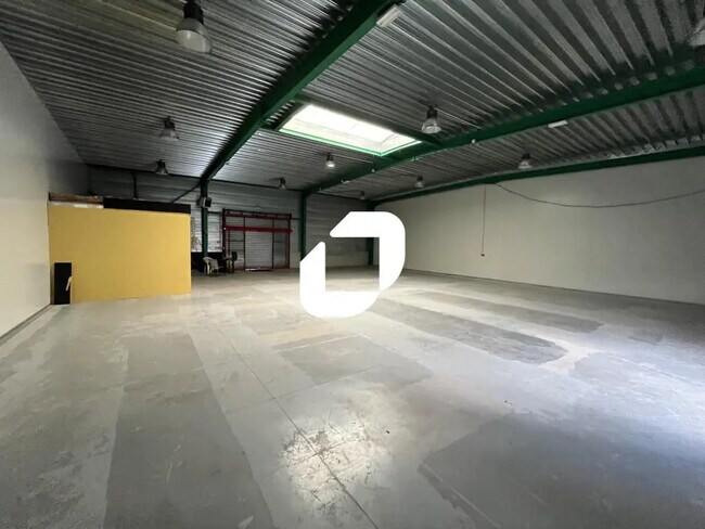 Location Commerce 300 m²