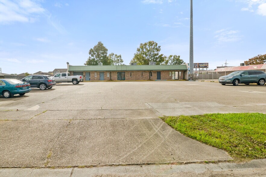 2310 Park Place Dr, Terrytown, LA for sale - Building Photo - Image 2 of 19