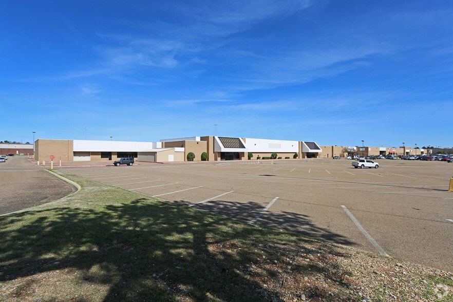 2400 Richmond Rd, Texarkana, TX for sale - Building Photo - Image 3 of 7