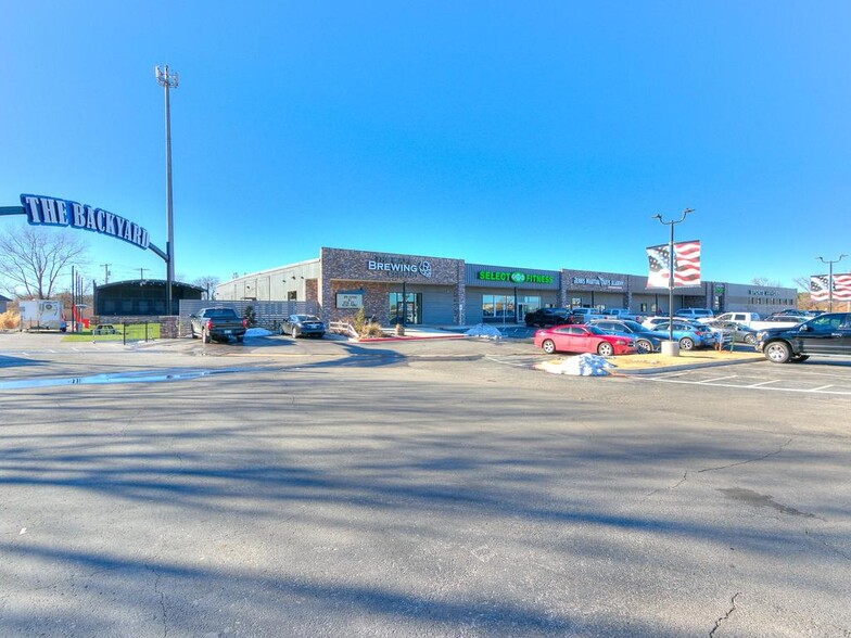 714-738 W Main St, Jenks, OK for lease - Primary Photo - Image 2 of 11