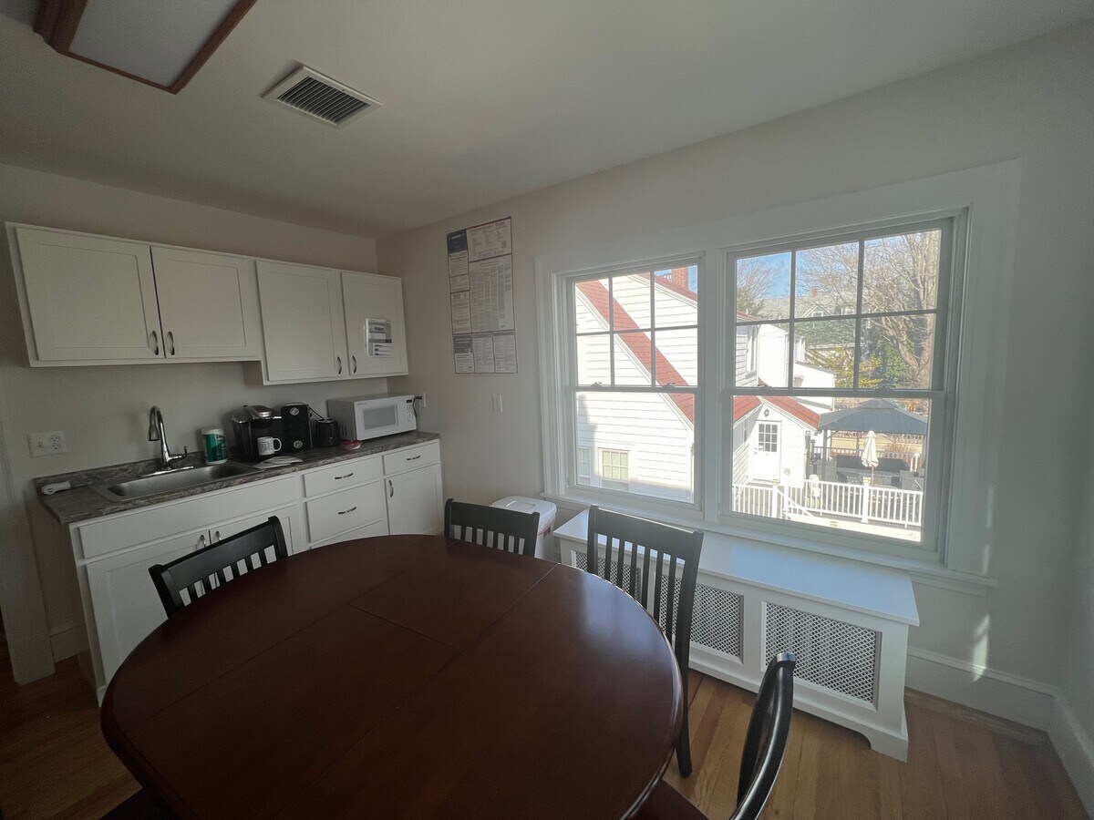 464 Montauk Ave, New London, CT 06320