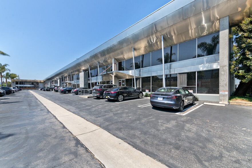 2036-2048 Armacost Ave, Los Angeles, CA for lease - Building Photo - Image 1 of 12