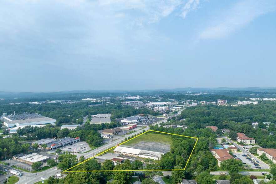 681 Route 211 E, Middletown, NY for lease - Aerial - Image 3 of 52