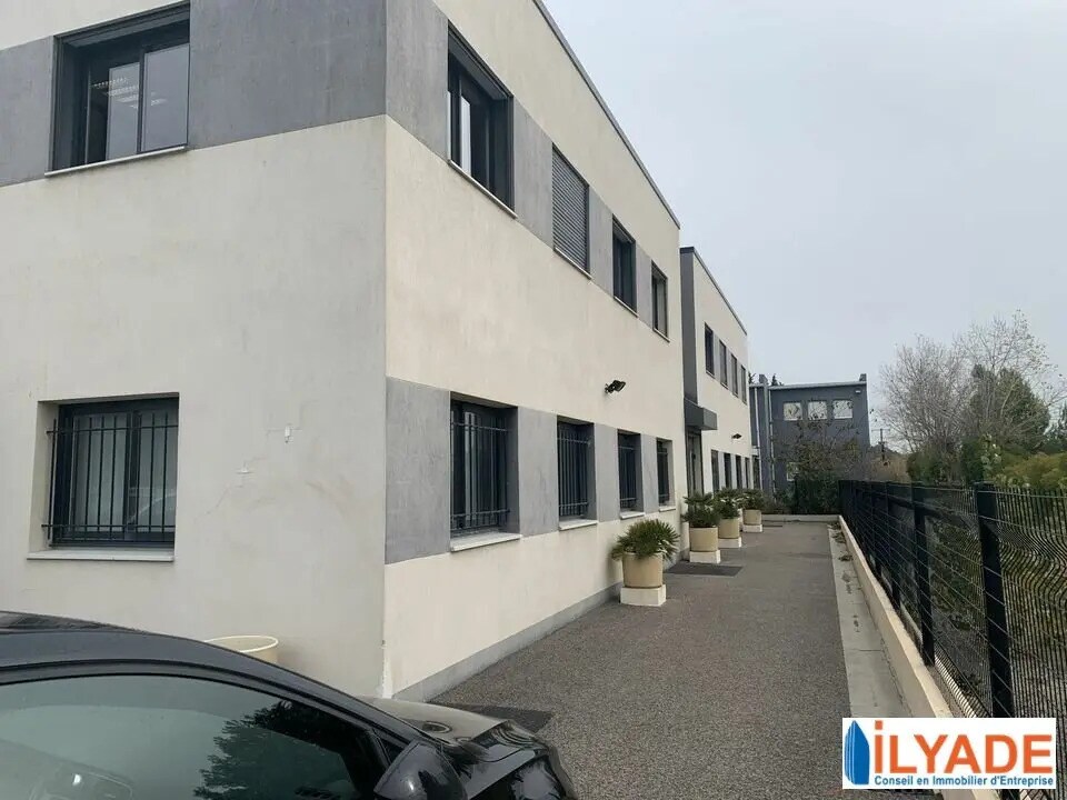 Vente Bureaux 200 m² - Photo 1
