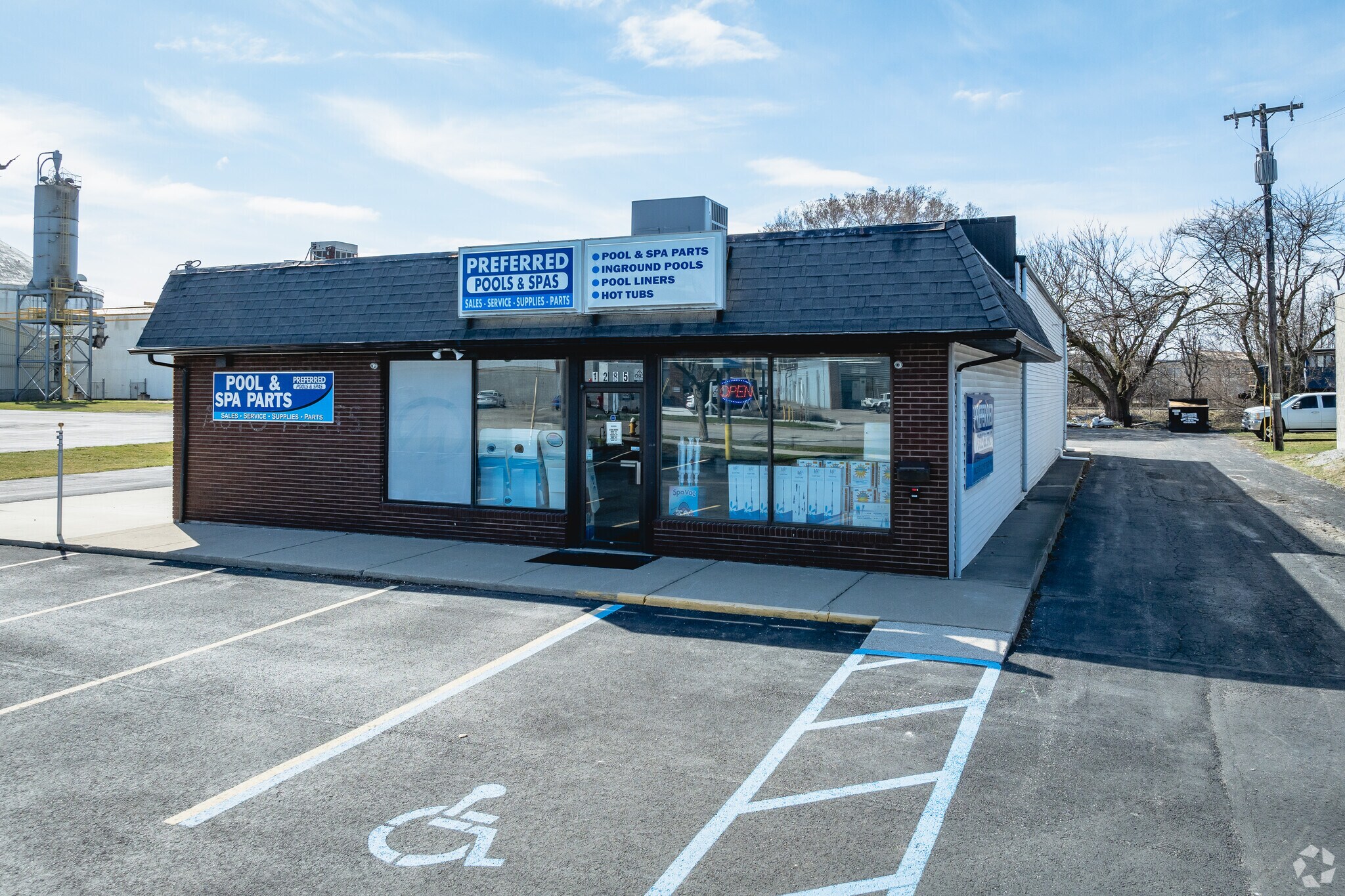 1285 Conant St, Maumee, OH for sale Primary Photo- Image 1 of 1