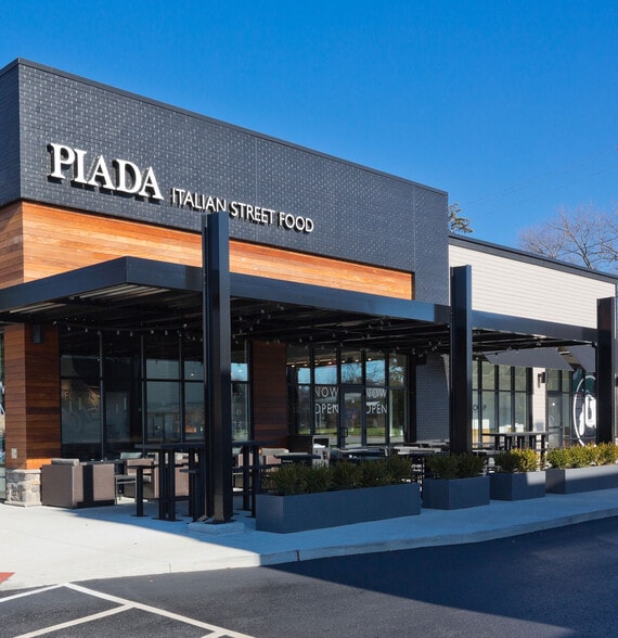 1711 W Market St, Akron, OH for lease - Building Photo - Image 3 of 12