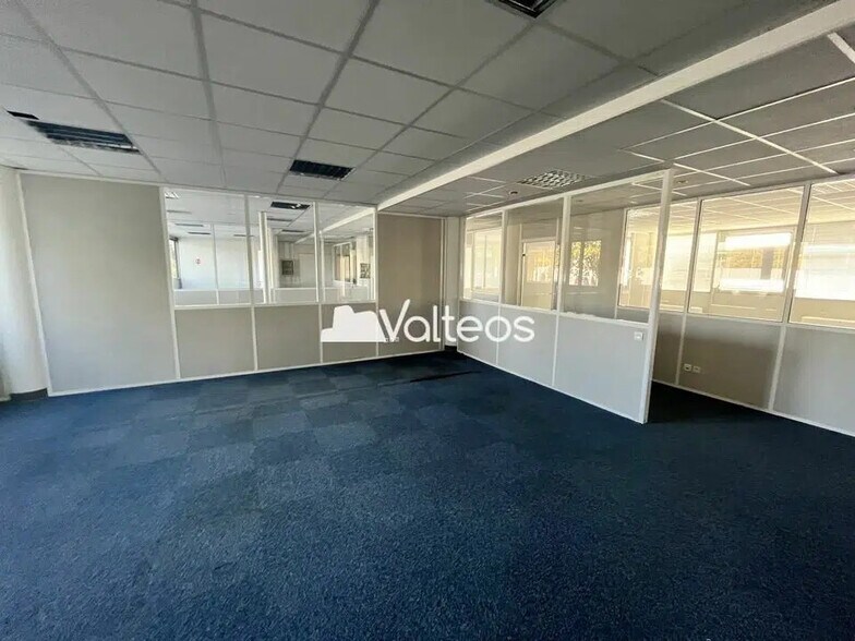 1244 L'Occitane, Labège for lease - Interior Photo - Image 3 of 7