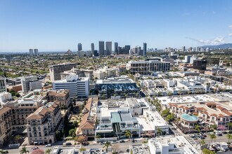 243 N Canon Dr, Beverly Hills, CA - AERIAL  map view