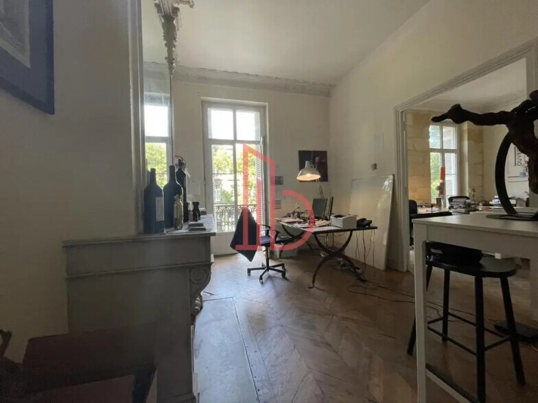 Office in Bordeaux for lease - Interior Photo - Image 3 of 9