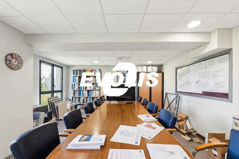 Office in La Chapelle-en-Serval for sale - Interior Photo - Image 2 of 14