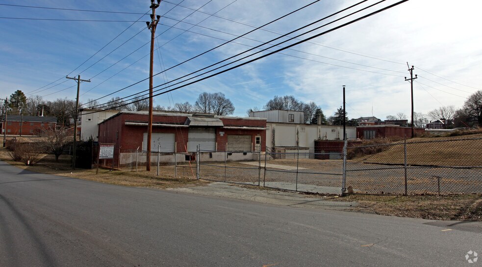 215 Bonview Ave, Lincolnton, NC 28092