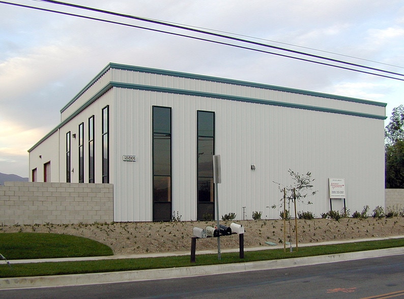 15060-15102 Ceres Ave, Fontana, CA for lease - Primary Photo - Image 2 of 4