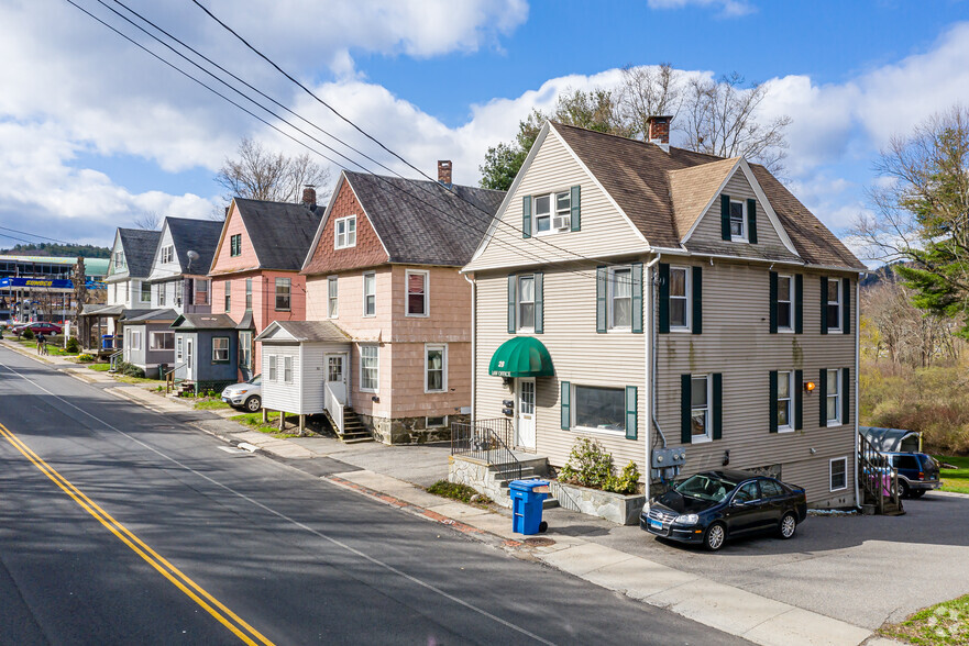 28-44 S Main St, Winsted, CT for sale - Primary Photo - Image 1 of 1