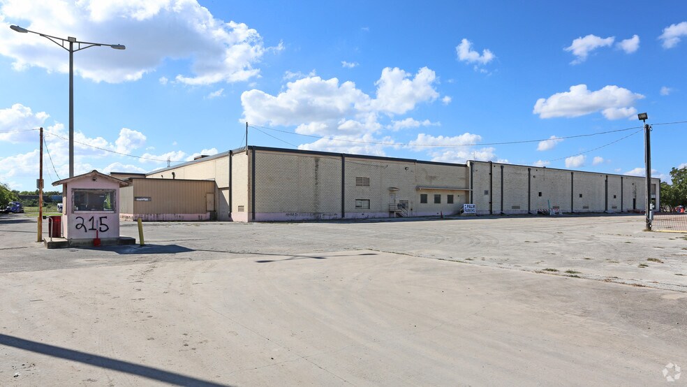 185 Coca Cola Blvd, San Antonio, TX for sale - Primary Photo - Image 1 of 1