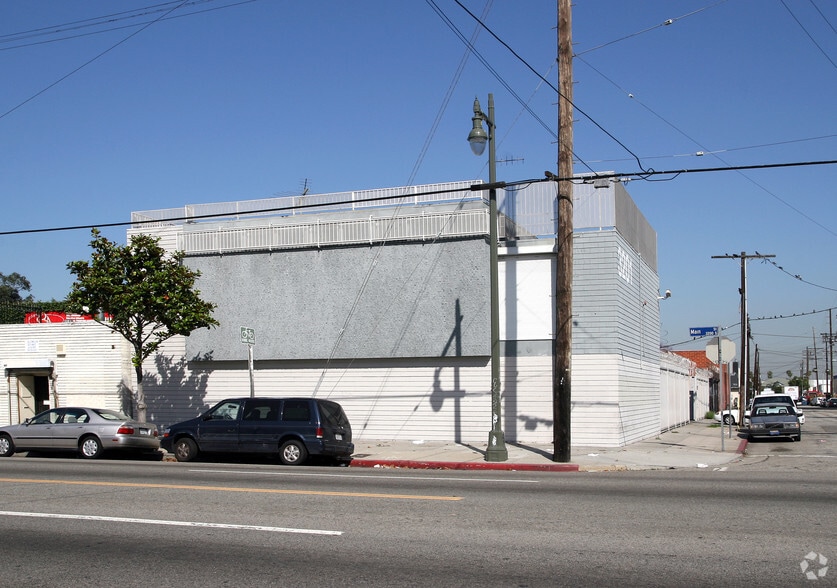 3201 S Main St, Los Angeles, CA for lease - Building Photo - Image 2 of 12
