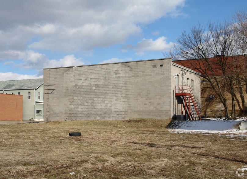 234-236 W 6th St, East Liverpool, OH for lease - Building Photo - Image 2 of 3
