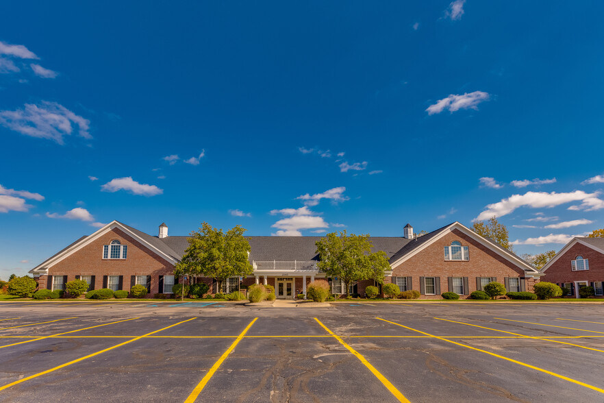 2365 Woodlake Dr, Okemos, MI for lease - Building Photo - Image 1 of 4