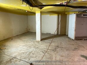 1-2 Queen Sq, Brighton for lease Interior Photo- Image 2 of 2