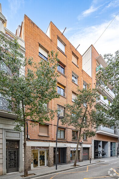 Carrer de Galileu, 17, Barcelona, Barcelona for sale - Primary Photo - Image 1 of 1
