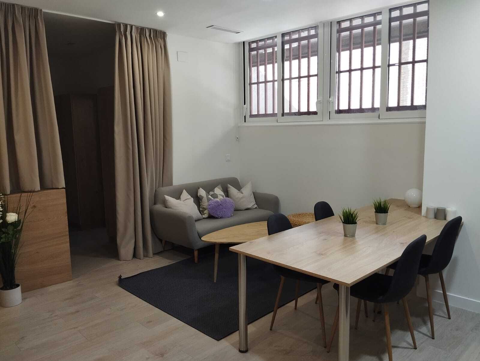 Calle de la Infanta Mercedes, 92, Madrid, Madrid for lease Interior Photo- Image 1 of 8