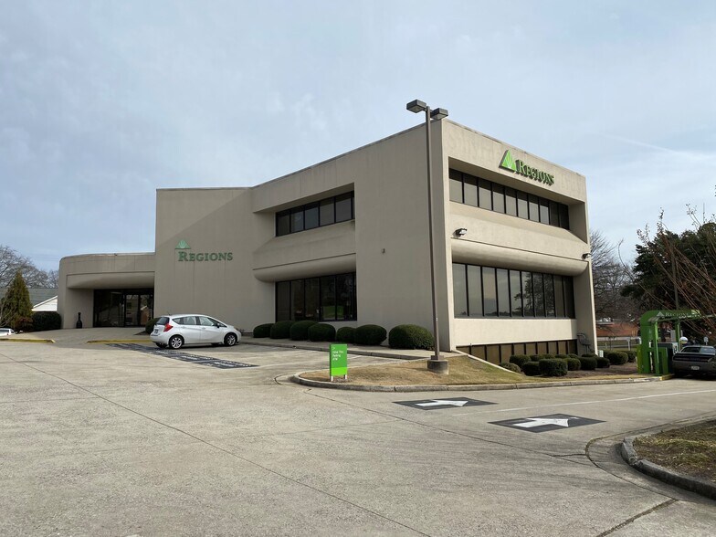 888 Concord Rd, Smyrna, GA 30080