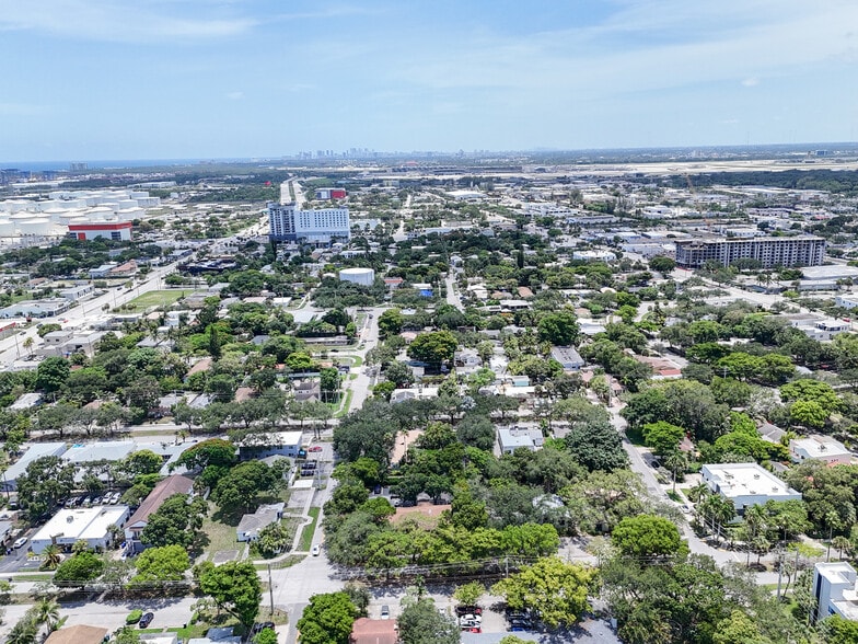 1800 SE 3rd Ave, Fort Lauderdale, FL for lease - Building Photo - Image 2 of 3